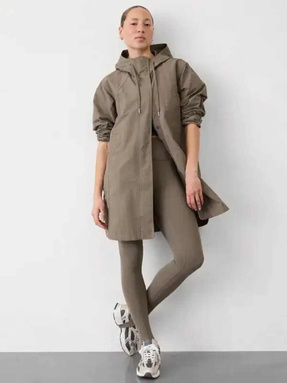 Athleta Everyday Anorak Women's Lightweight Hooded Coat in Taupe - XS